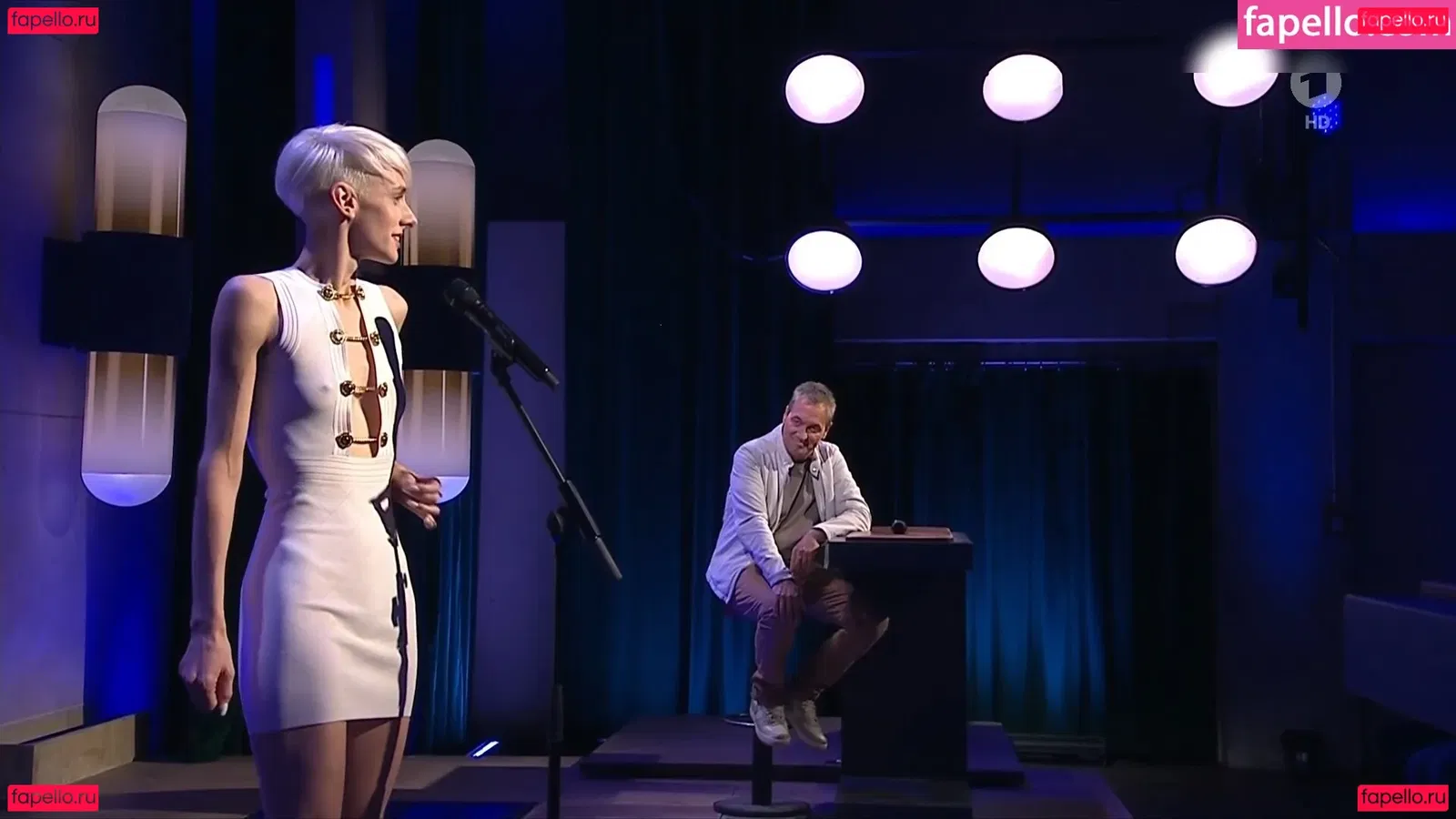 Lisa Eckhart Onlyfans Photo Gallery 