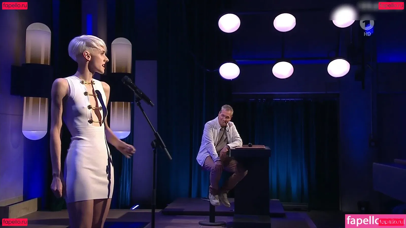 Lisa Eckhart Onlyfans Photo Gallery 