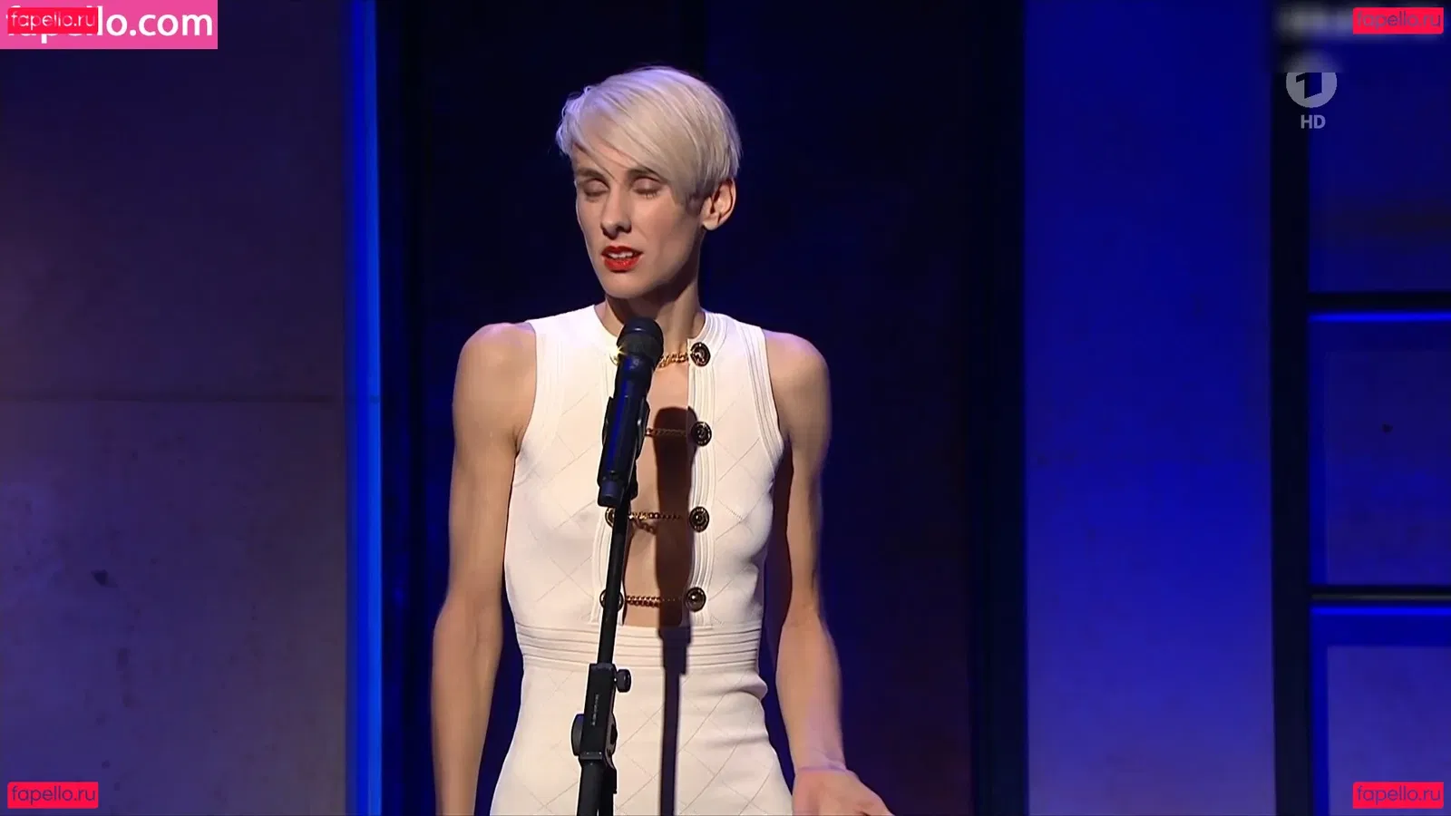 Lisa Eckhart Onlyfans Photo Gallery 