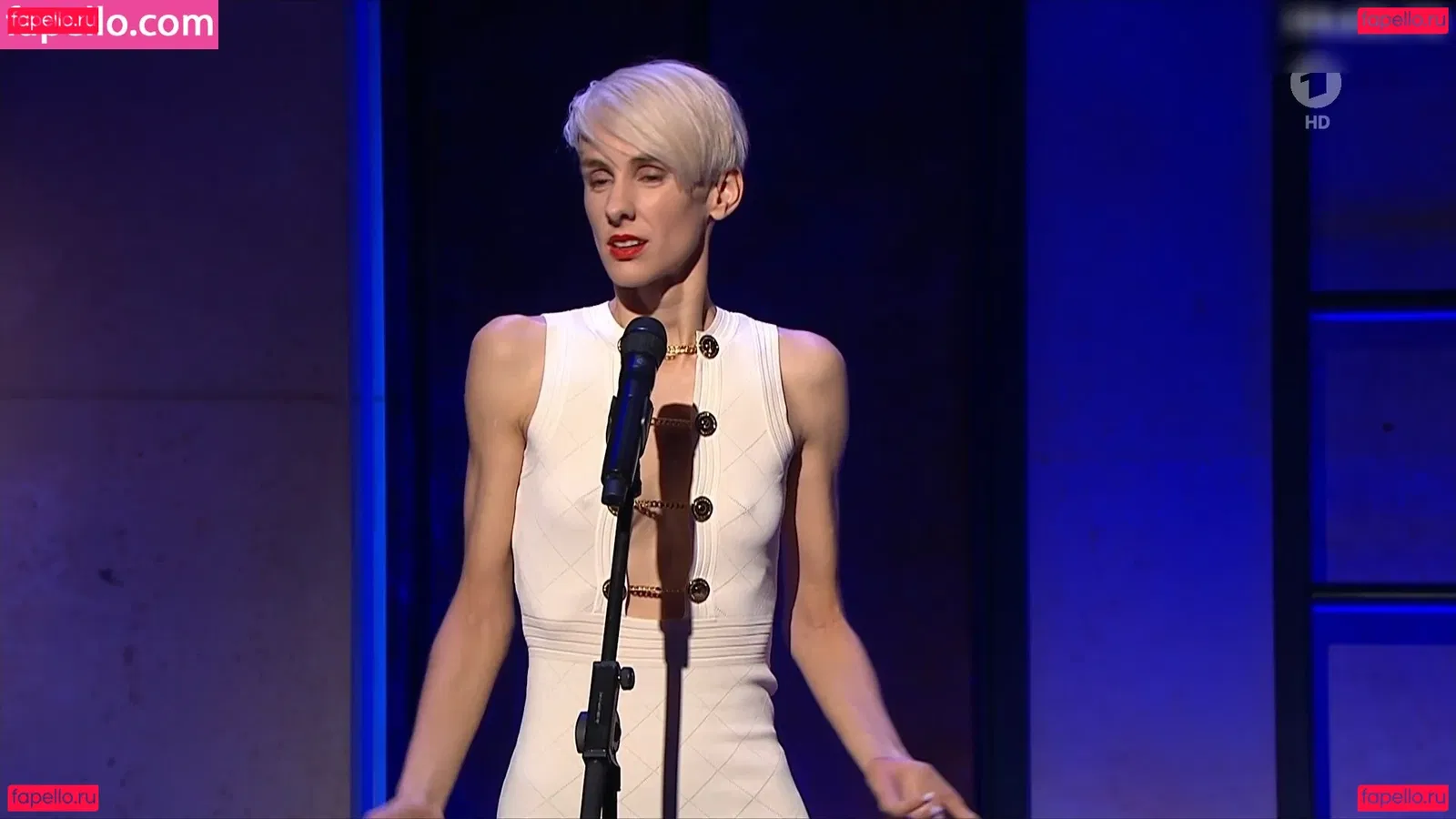 Lisa Eckhart Onlyfans Photo Gallery 