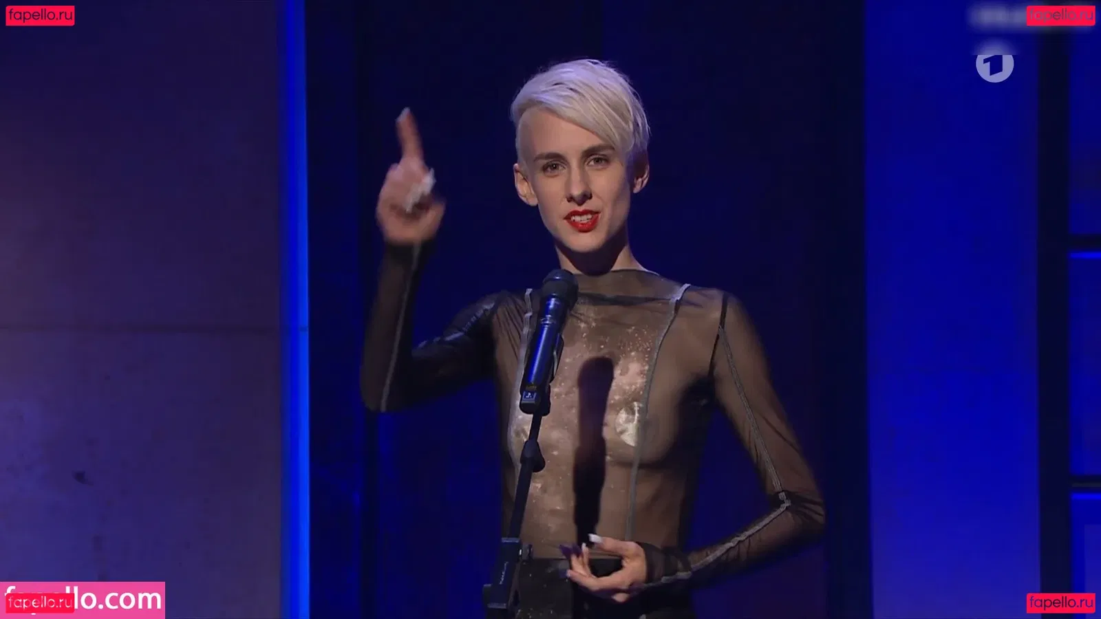 Lisa Eckhart Onlyfans Photo Gallery 