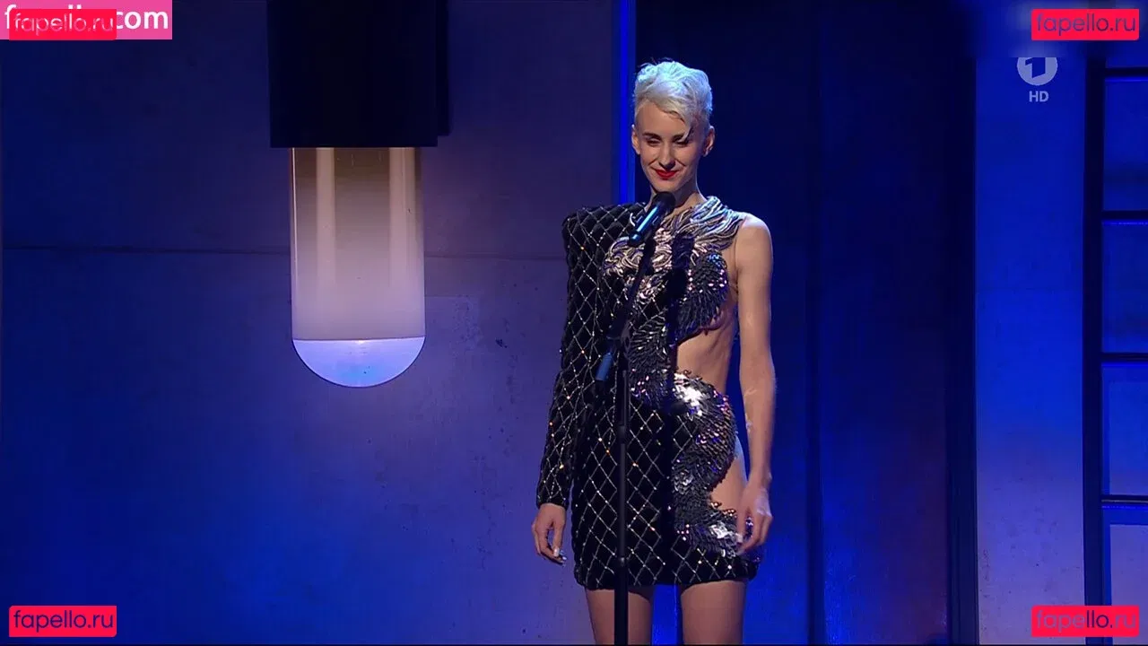 Lisa Eckhart Onlyfans Photo Gallery 