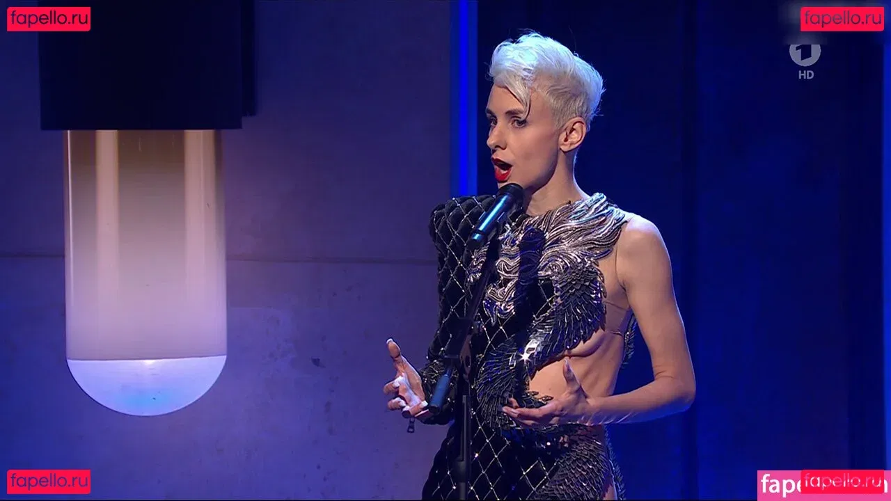 Lisa Eckhart Onlyfans Photo Gallery 