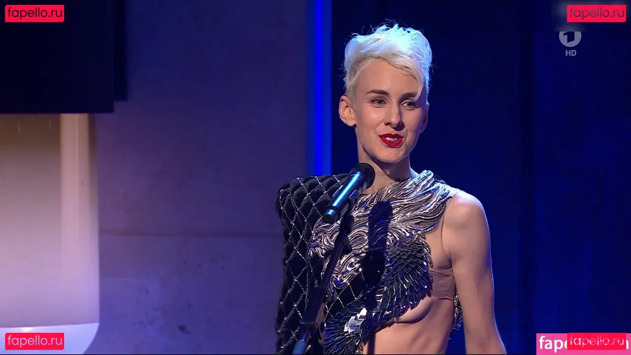 Lisa Eckhart Onlyfans Photo Gallery 