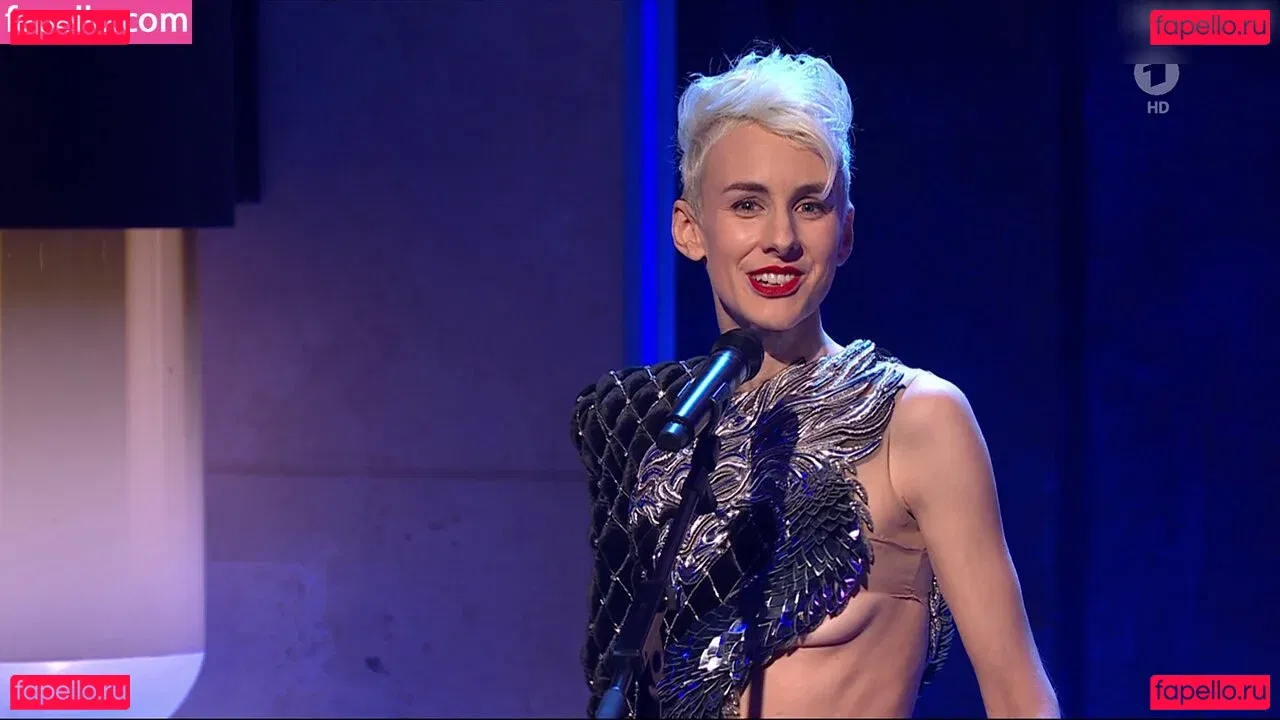 Lisa Eckhart Onlyfans Photo Gallery 