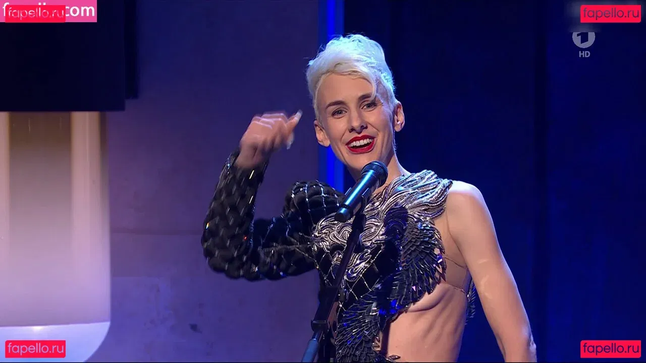 Lisa Eckhart Onlyfans Photo Gallery 