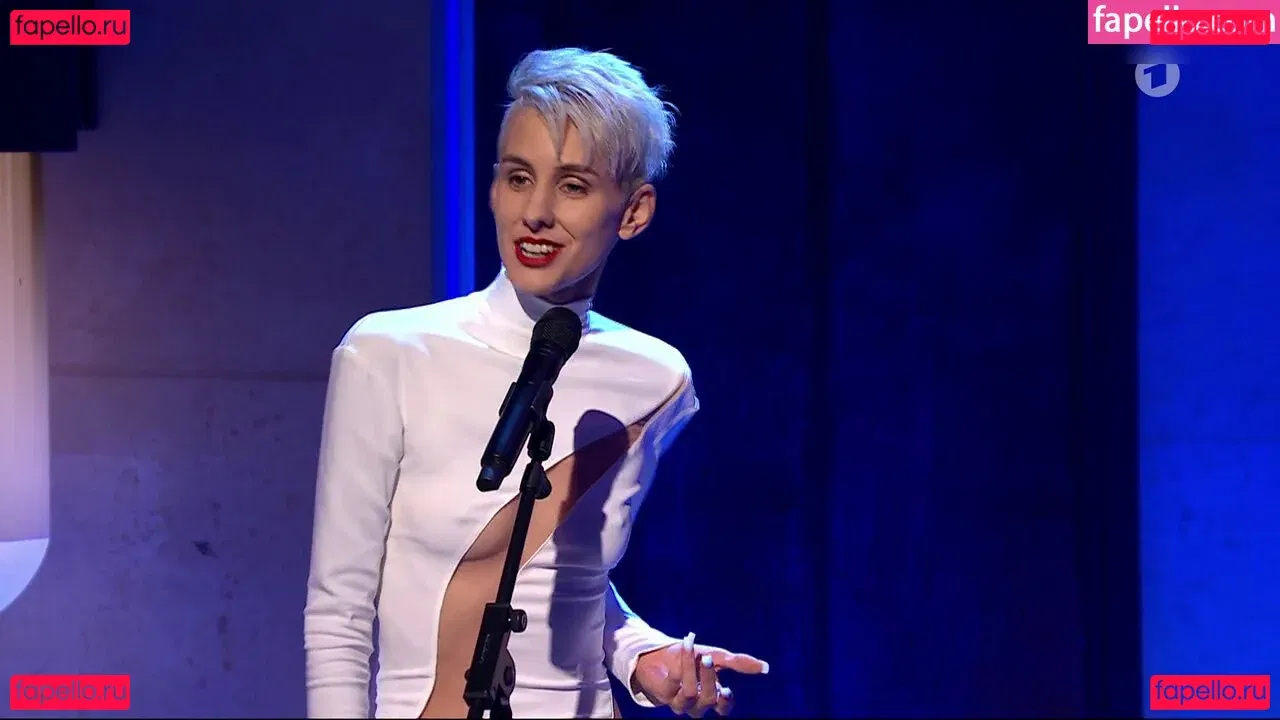 Lisa Eckhart Onlyfans Photo Gallery 