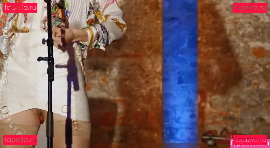 Lisa Eckhart Onlyfans Photo Gallery 