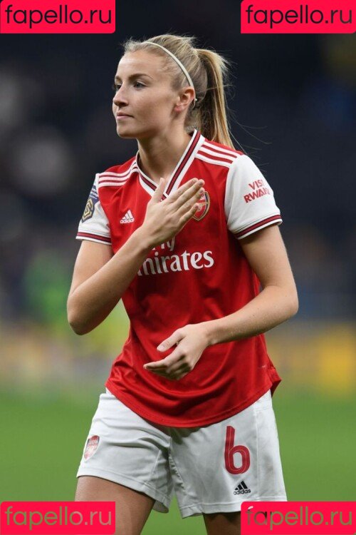 Lisa Eckhart Onlyfans Photo Gallery 