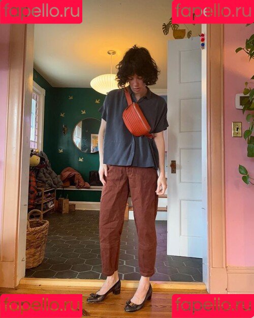 Lisa Eckhart Onlyfans Photo Gallery 