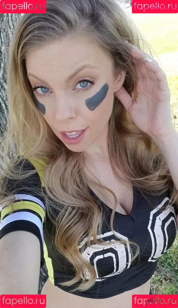 britneyamber Onlyfans Photo Gallery 