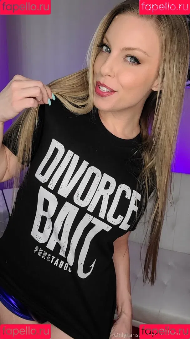 britneyamber Onlyfans Photo Gallery 
