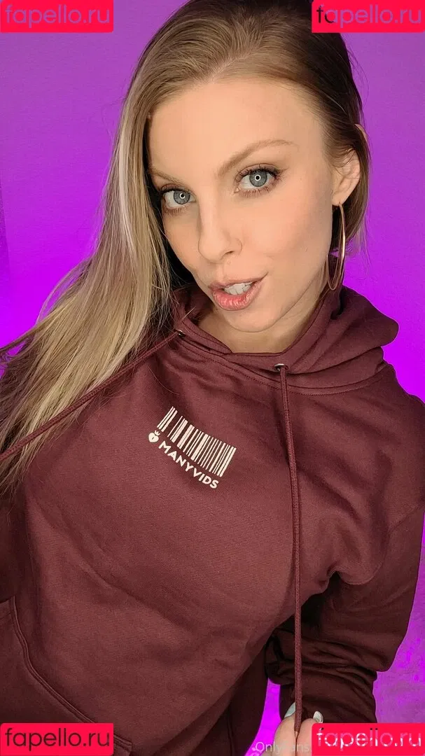 britneyamber Onlyfans Photo Gallery 
