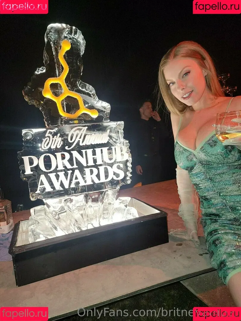 britneyamber Onlyfans Photo Gallery 