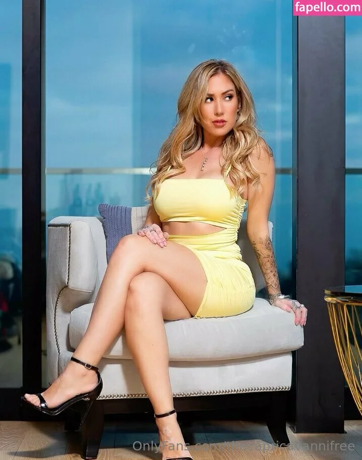 thecapricavannifree Onlyfans Photo Gallery 