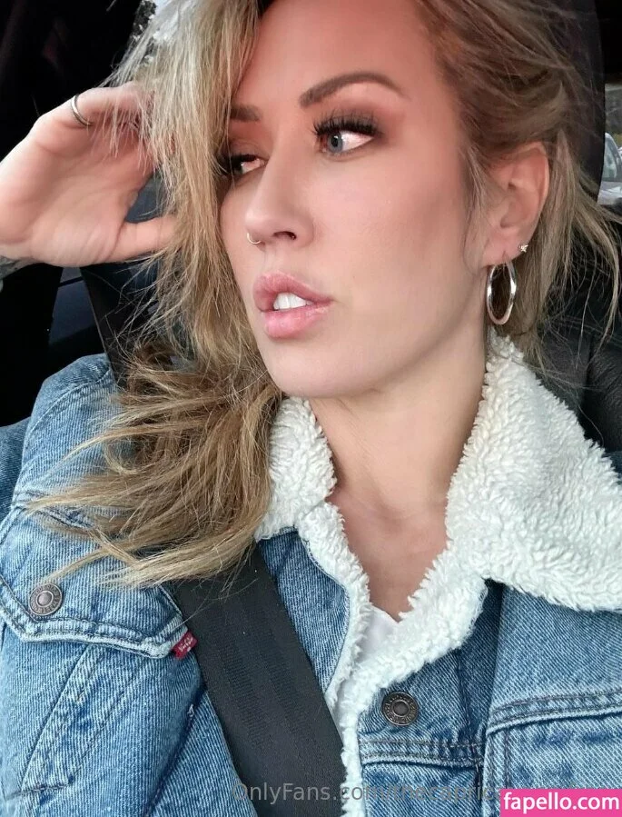 thecapricavannifree Onlyfans Photo Gallery 