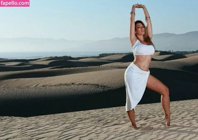 thecapricavannifree Onlyfans Photo Gallery 