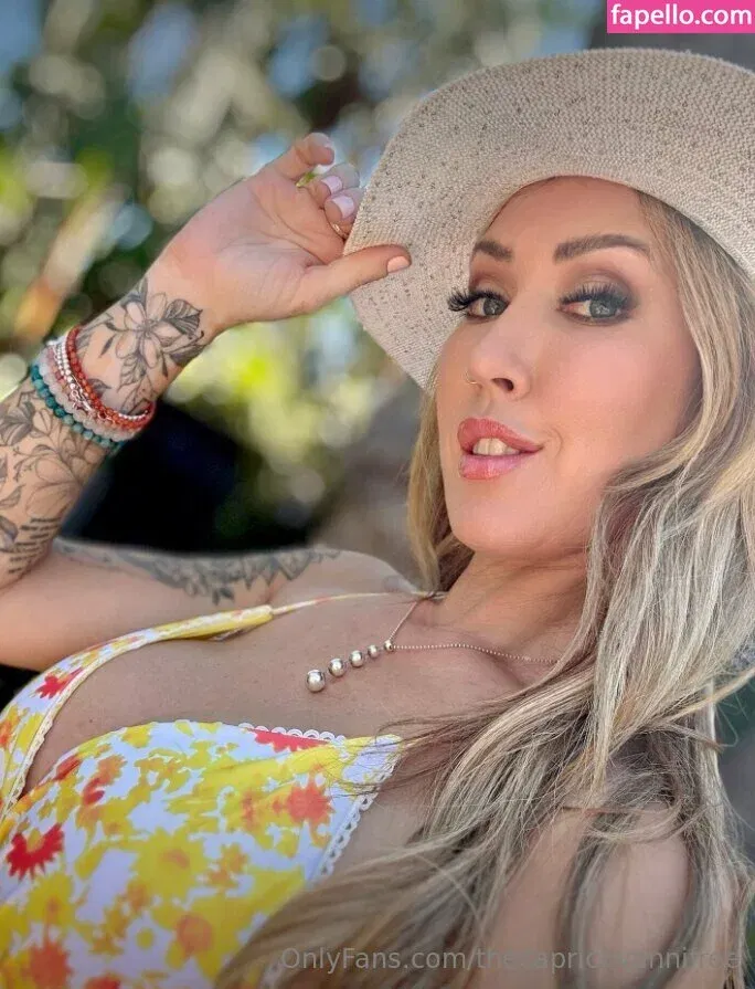 thecapricavannifree Onlyfans Photo Gallery 