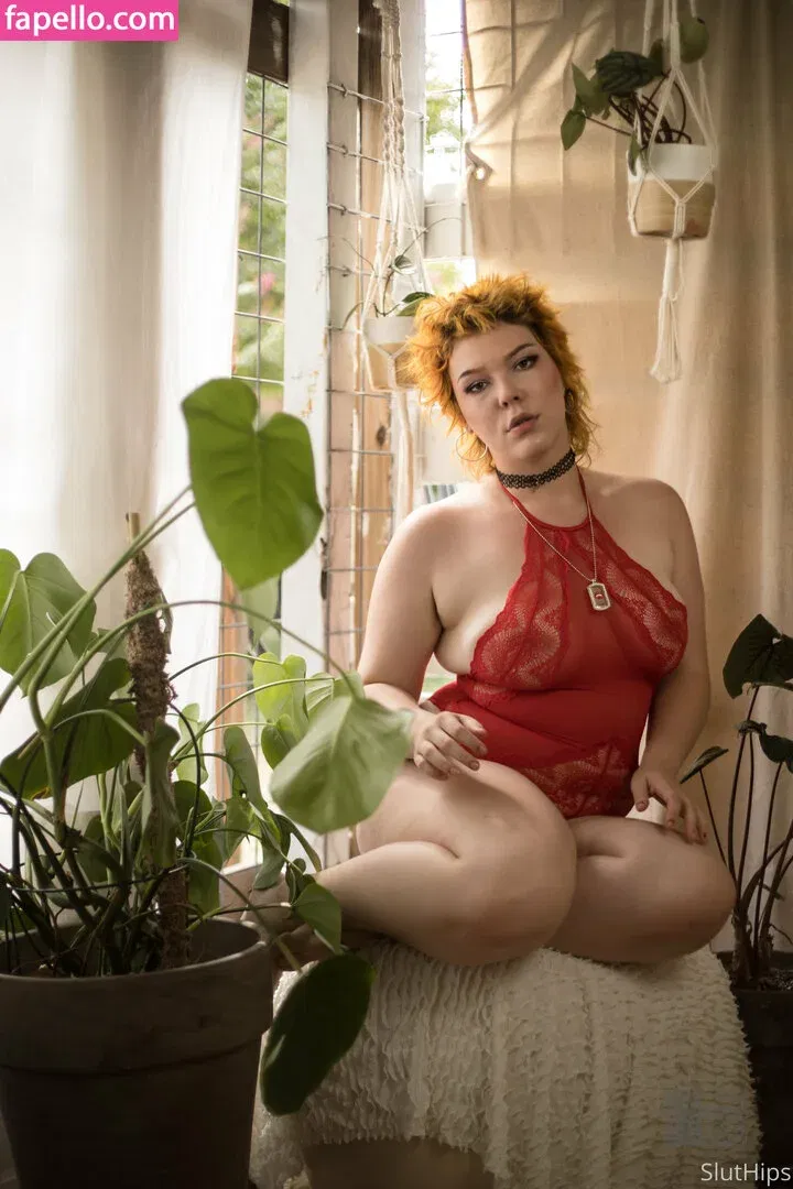 sluthips Onlyfans Photo Gallery 