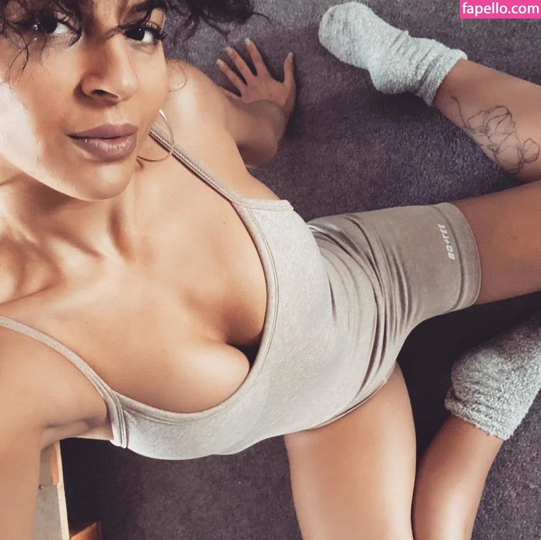 Pahrnia Parsons Onlyfans Photo Gallery 