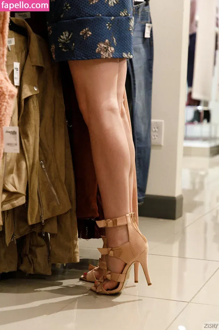 Zishy Onlyfans Photo Gallery 