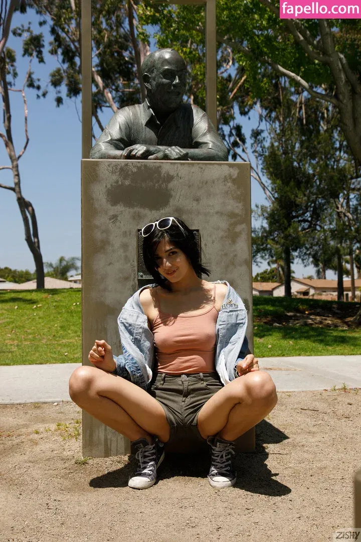 Zishy Onlyfans Photo Gallery 