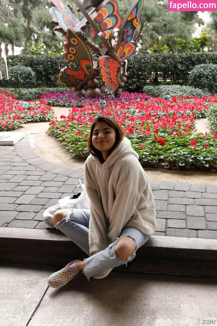 Zishy Onlyfans Photo Gallery 