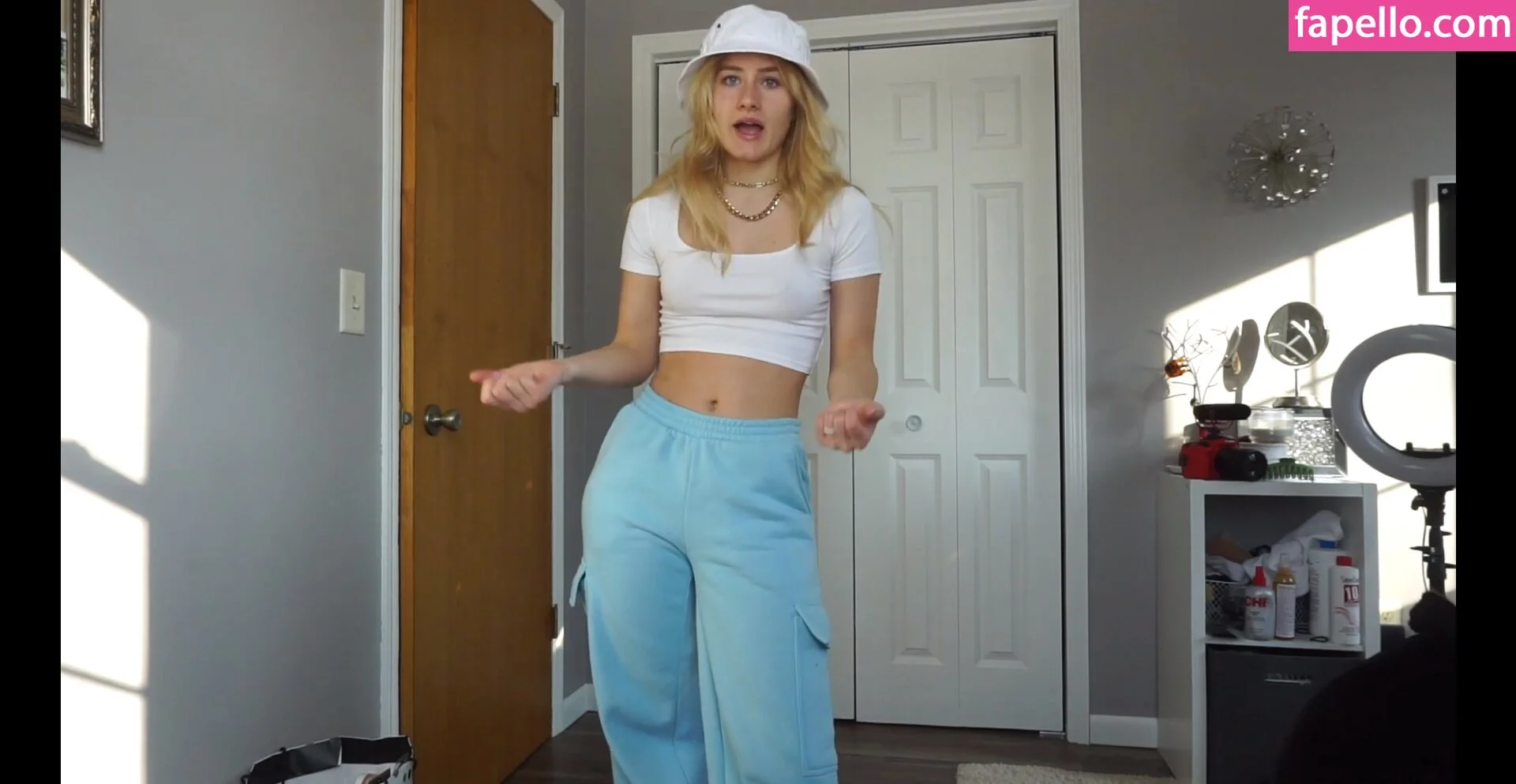 Esther Perepechkin Onlyfans Photo Gallery 