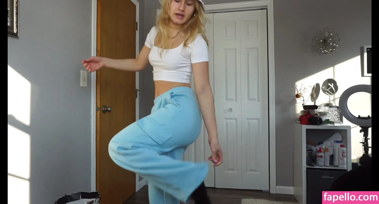 Esther Perepechkin Onlyfans Photo Gallery 