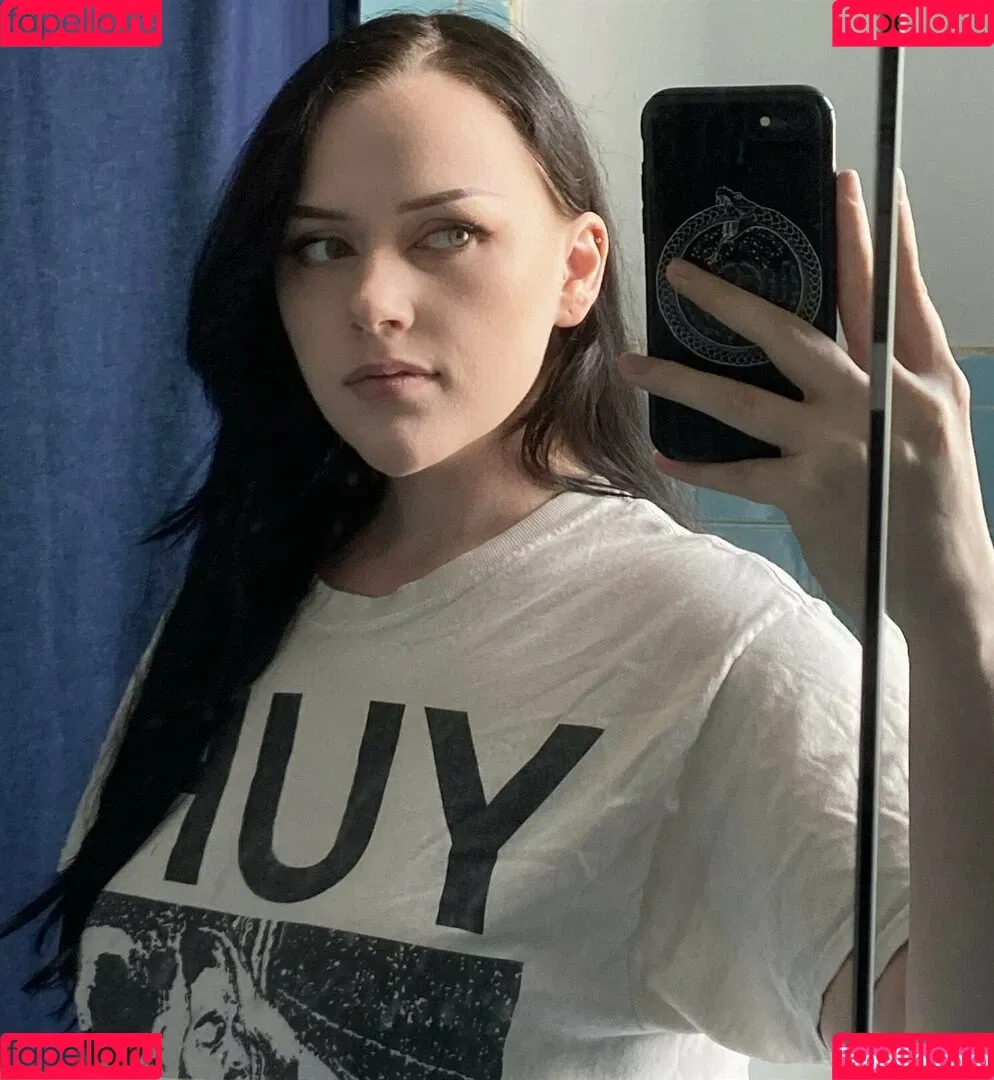 cutegothelle Onlyfans Photo Gallery 