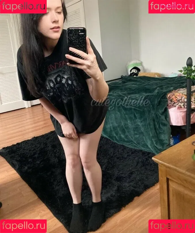cutegothelle Onlyfans Photo Gallery 