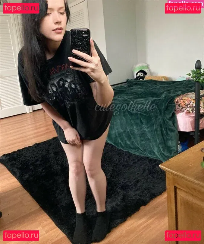 cutegothelle Onlyfans Photo Gallery 