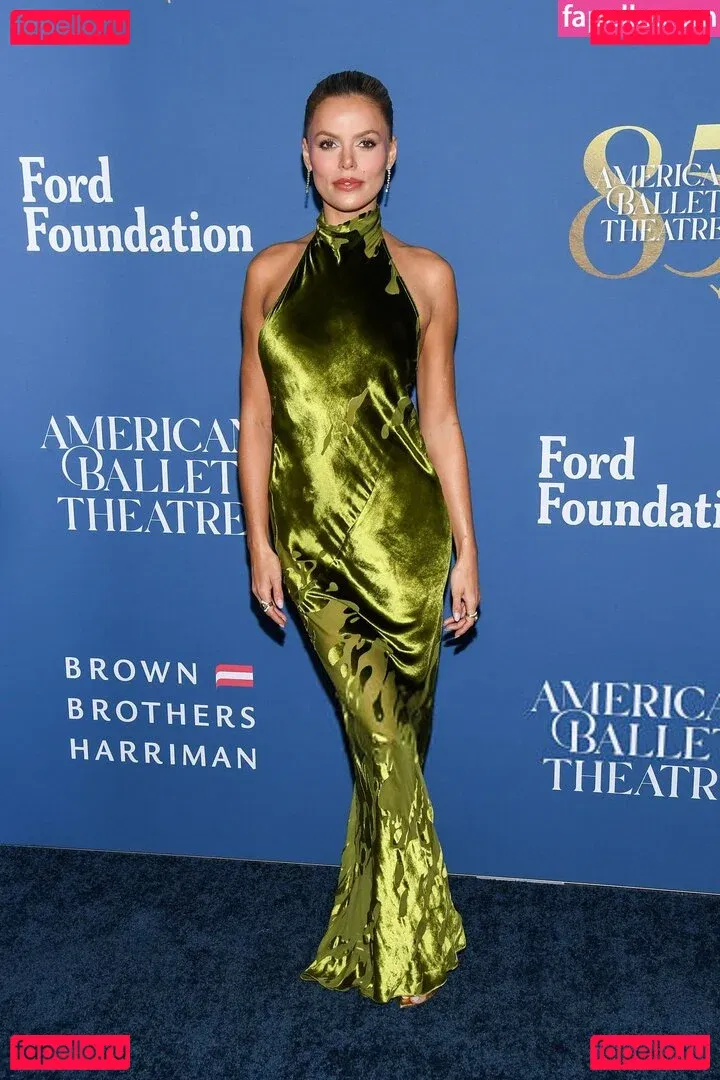 Brooks Nader Onlyfans Photo Gallery 