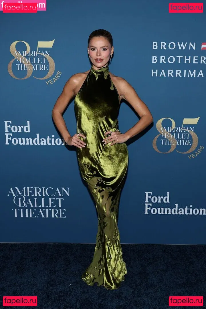 Brooks Nader Onlyfans Photo Gallery 