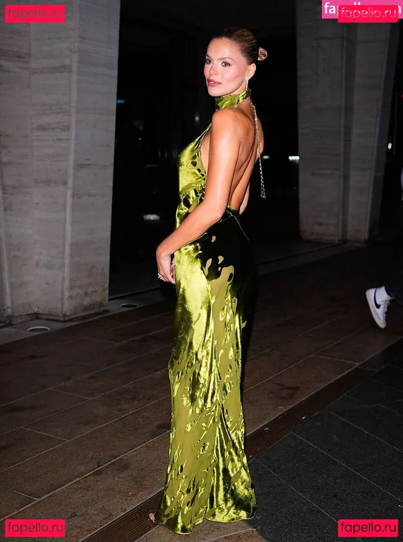 Brooks Nader Onlyfans Photo Gallery 