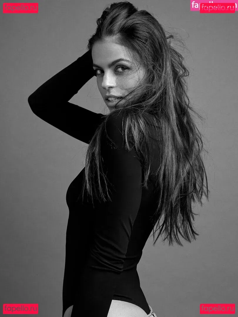 Brooks Nader Onlyfans Photo Gallery 