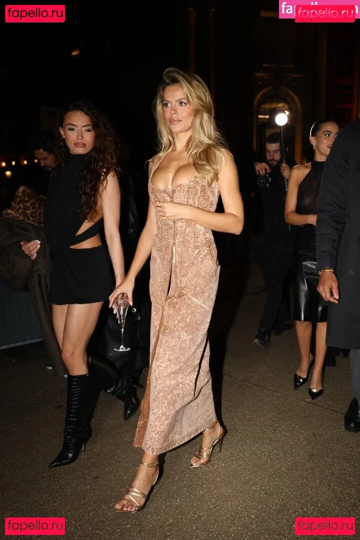 Brooks Nader Onlyfans Photo Gallery 