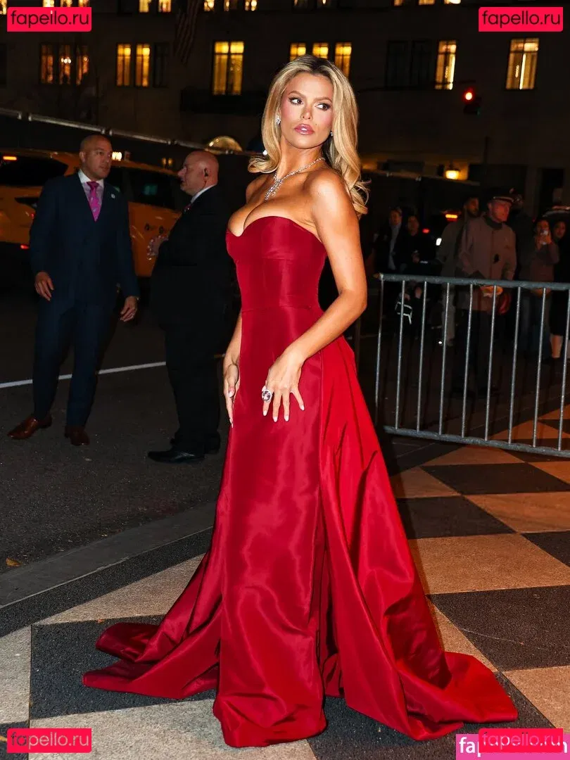 Brooks Nader Onlyfans Photo Gallery 