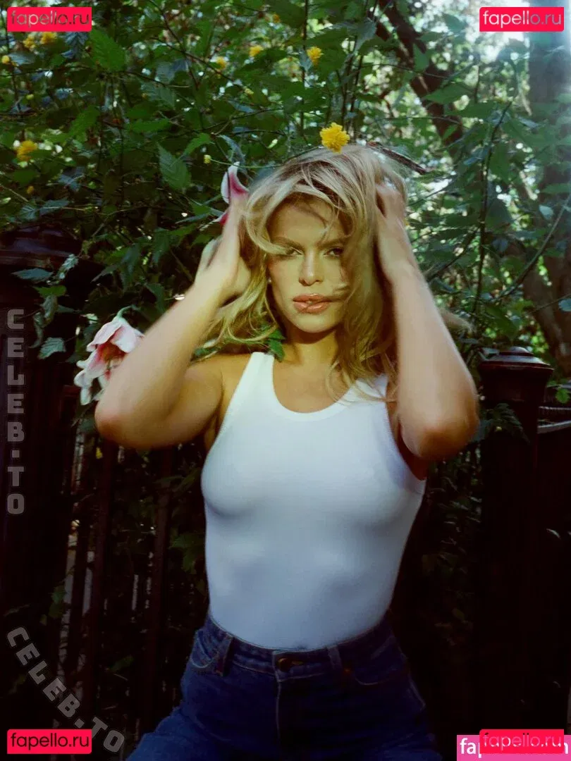 Brooks Nader Onlyfans Photo Gallery 