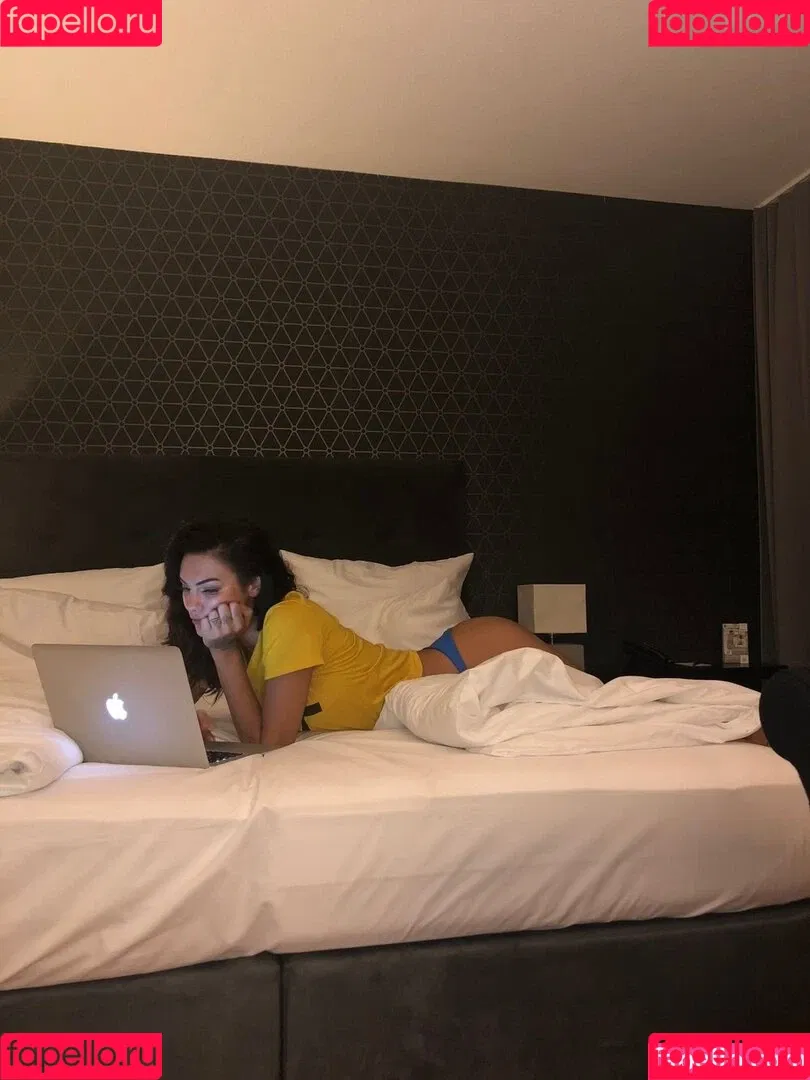 Chameen von Klepacki Onlyfans Photo Gallery 