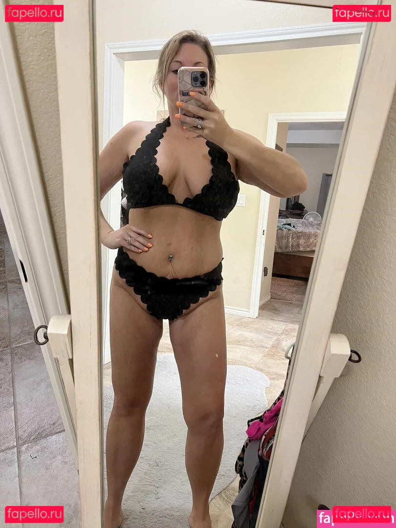 NaughtyNurseTx Onlyfans Photo Gallery 