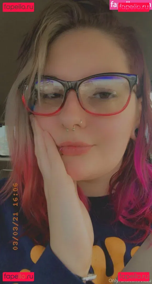 viezu Onlyfans Photo Gallery 