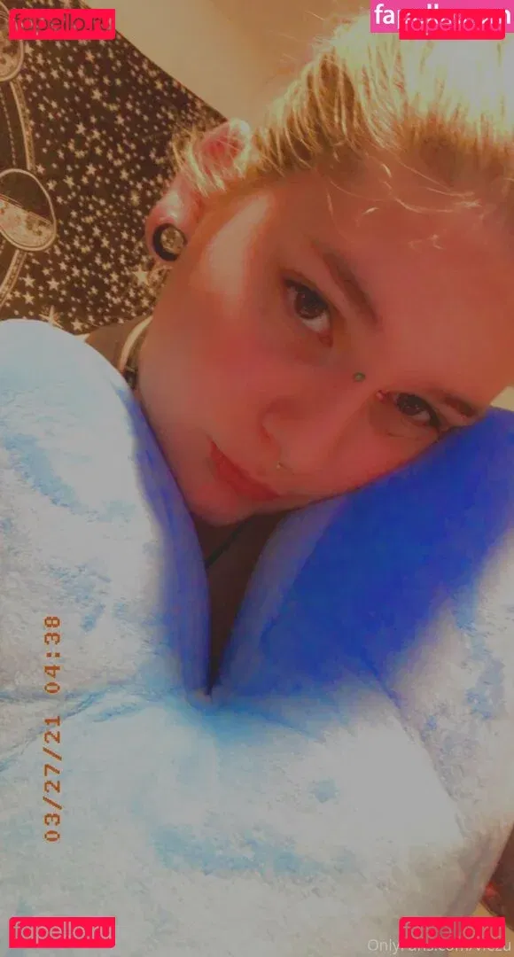 viezu Onlyfans Photo Gallery 