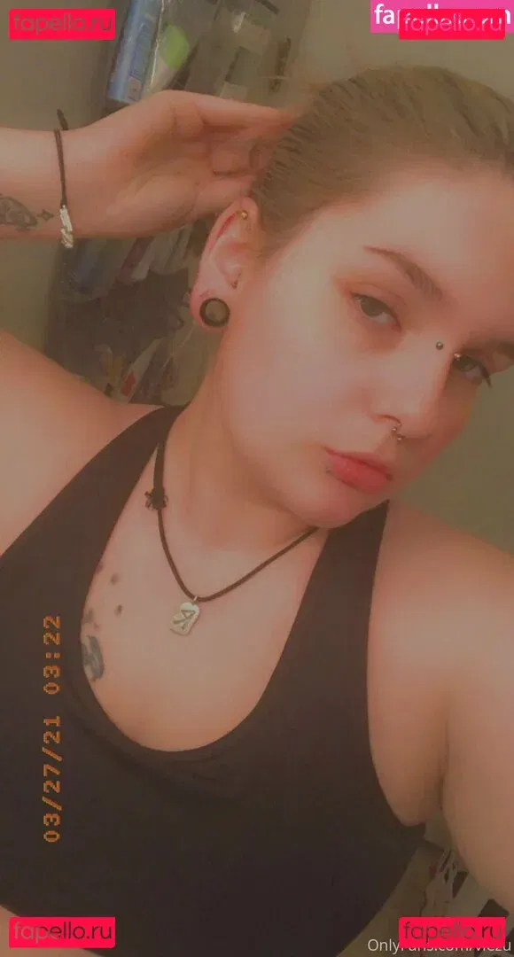 viezu Onlyfans Photo Gallery 