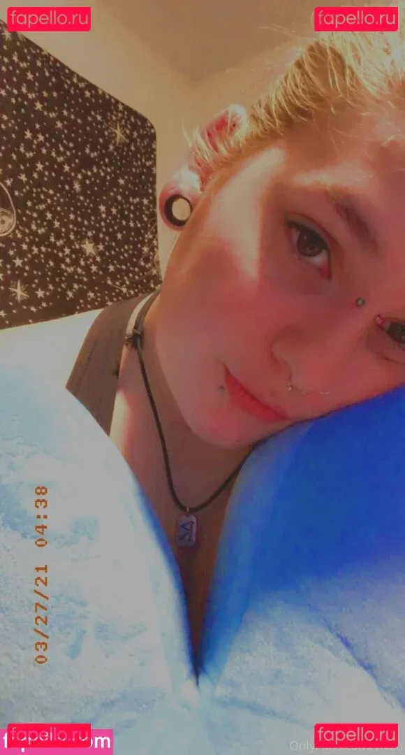 viezu Onlyfans Photo Gallery 