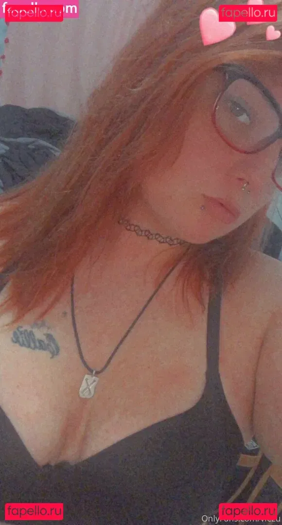 viezu Onlyfans Photo Gallery 