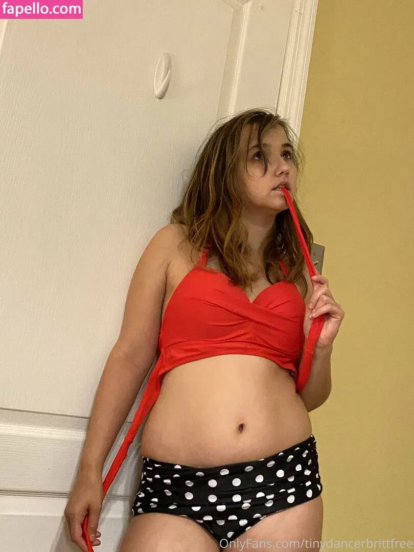 tinydancerbrittfree Onlyfans Photo Gallery 