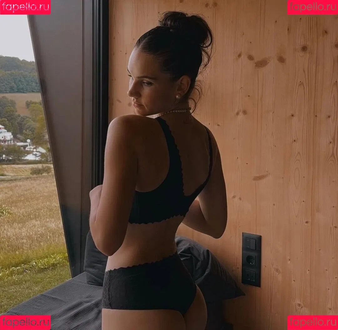 Laura Marie Soons Onlyfans Photo Gallery 