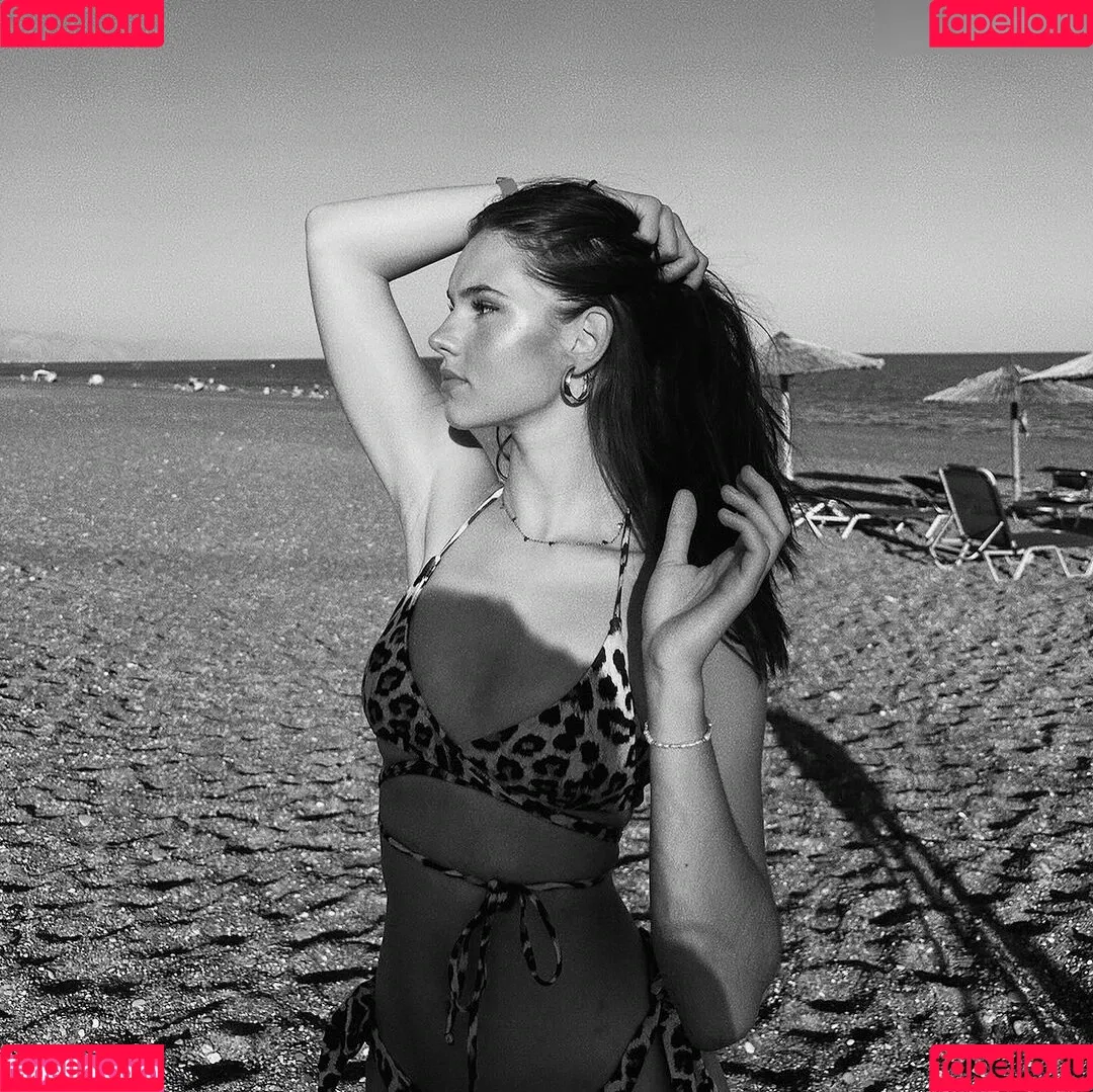 Laura Marie Soons Onlyfans Photo Gallery 