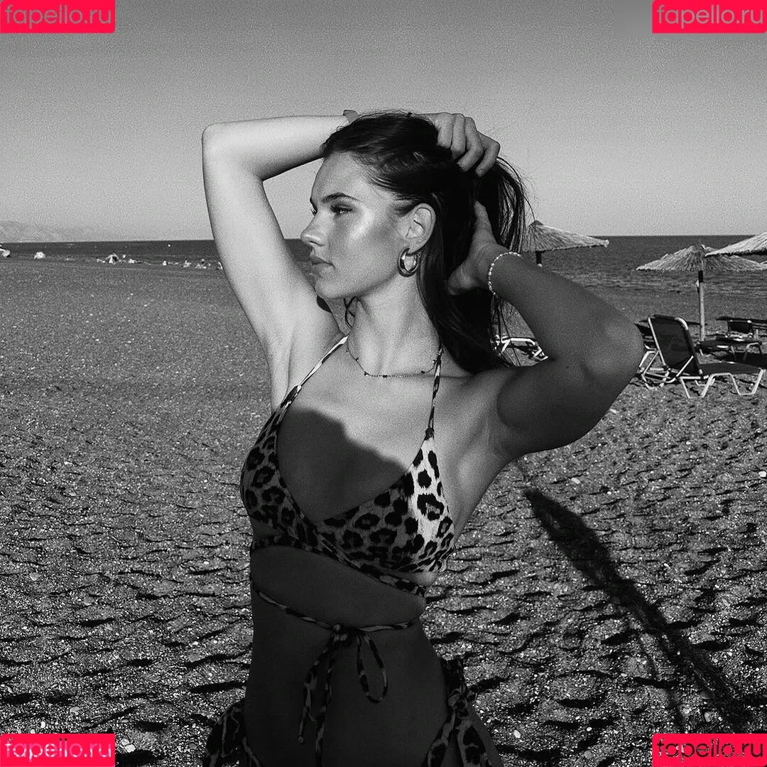 Laura Marie Soons Onlyfans Photo Gallery 